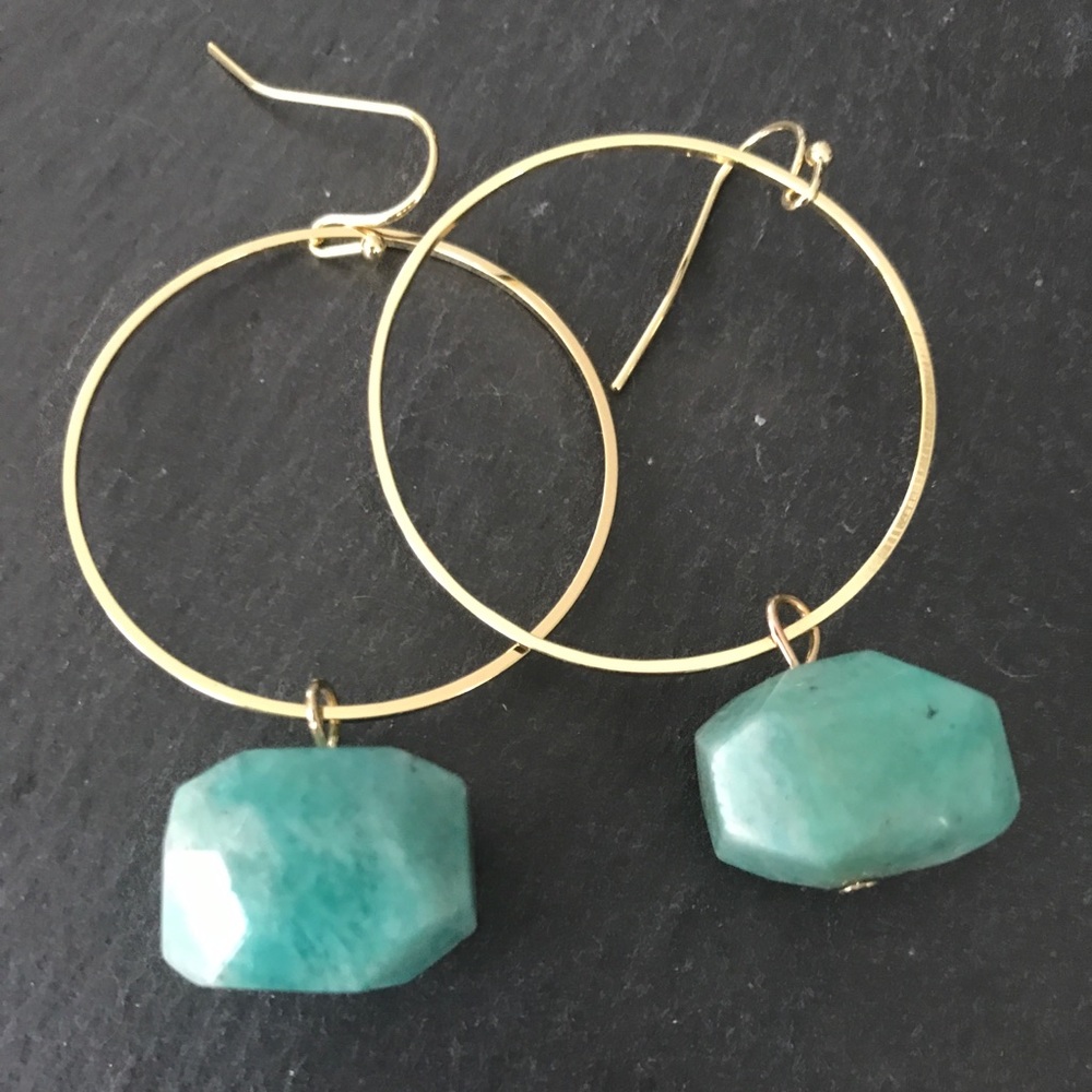 Gold toned hoop earrings with Aventurine - Picture 6 of 8